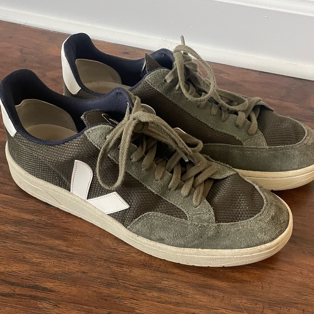 Men’s Vejas Green suede sneakers